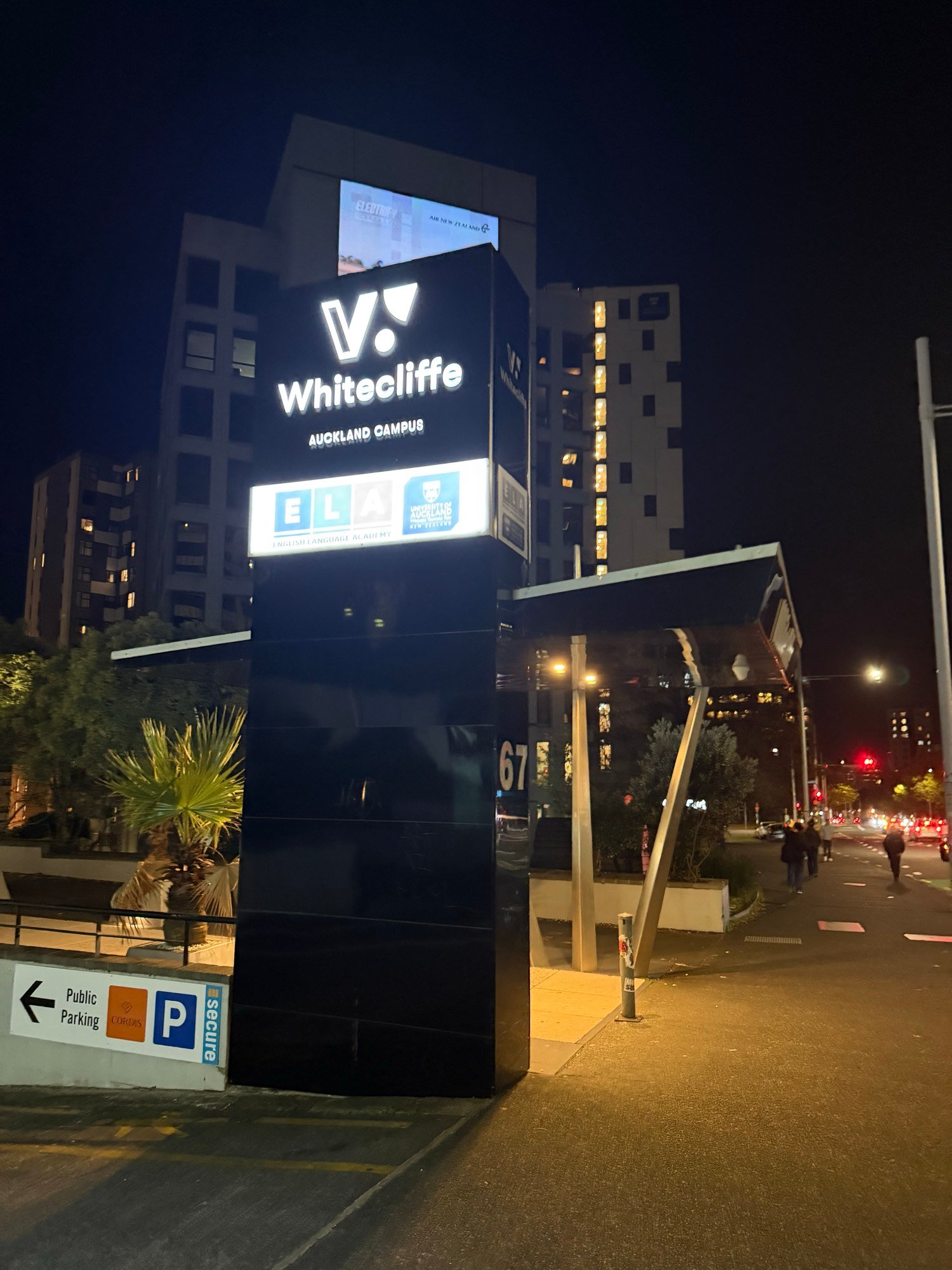 Whitecliffe campus signage by AAA Signs